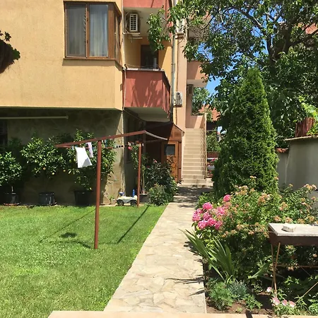 Chervenkov 2* צ'רנומורץ
