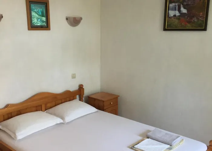 招待所 Chervenkov