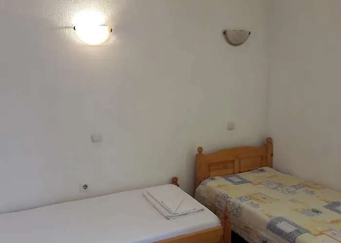 Chervenkov 招待所 2*